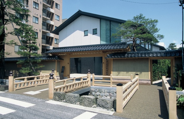 ⑰Maeda Tosanokami-ke Shiryokan Museum
