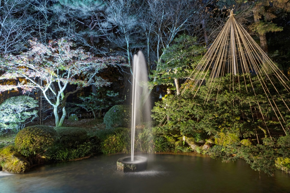 兼六園ライトアップ・噴水（秋）