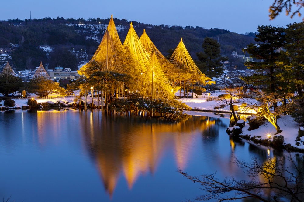兼六園ライトアップ（冬）