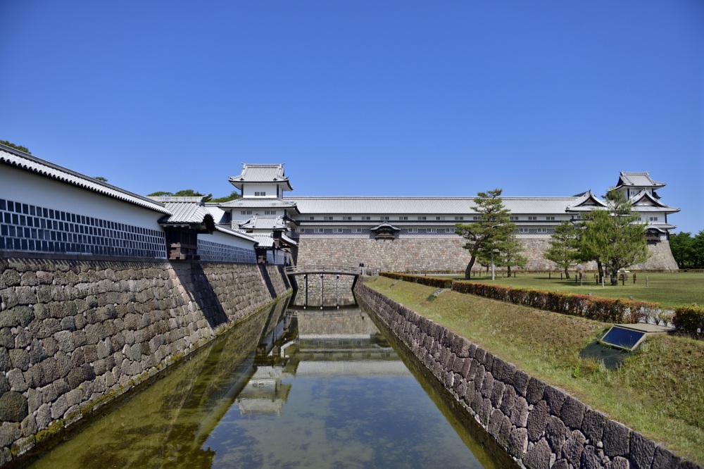 金沢城公園（春）