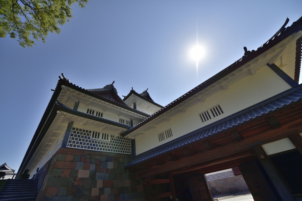 金沢城（春）