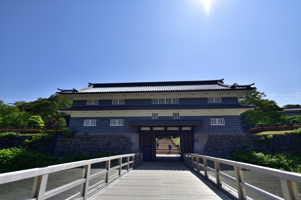 金沢城　鼠多門・鼠多門橋（春）