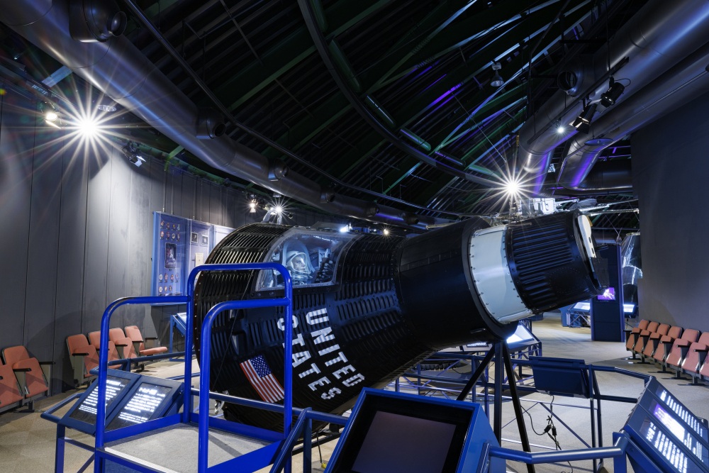 コスモアイル09