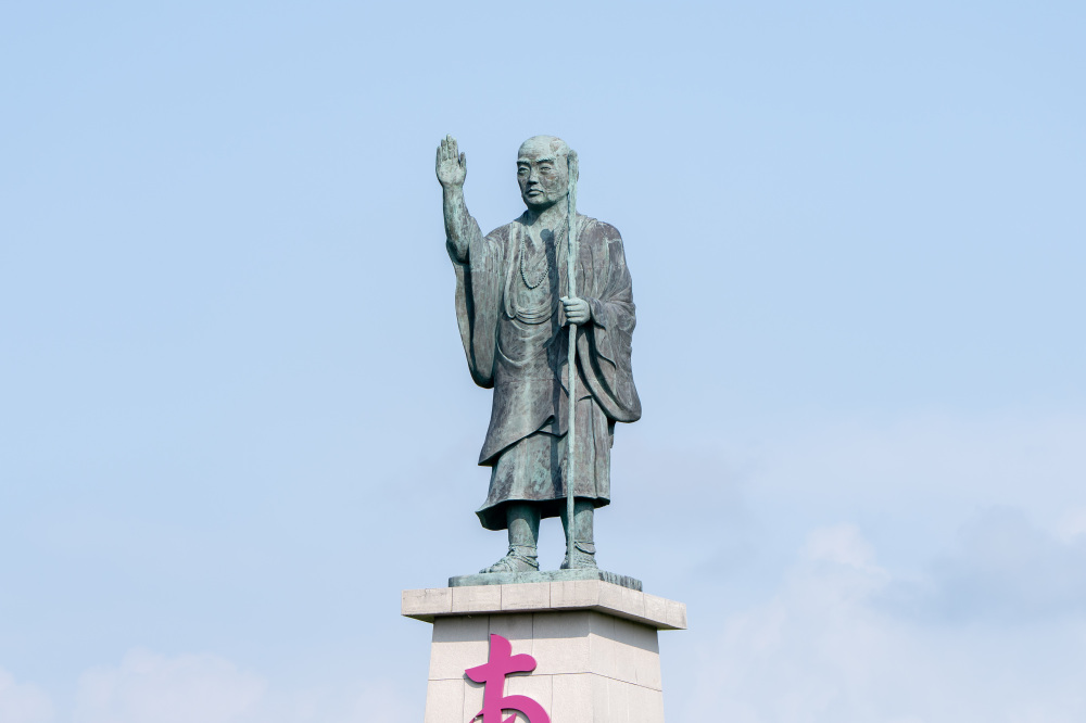 粟津温泉　泰澄大師像