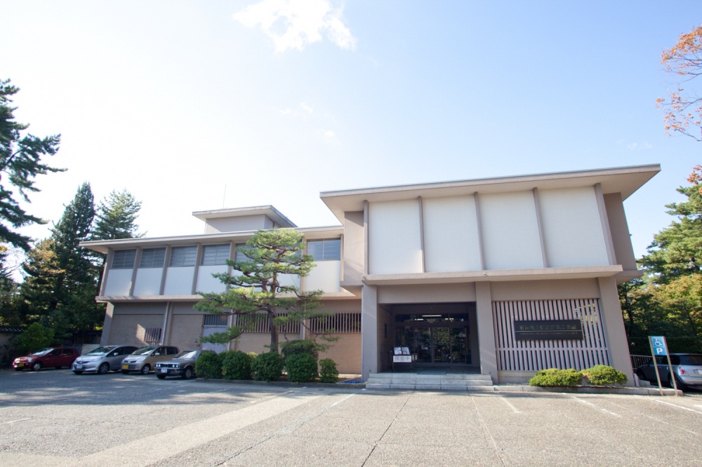 石川県立伝統産業工芸館