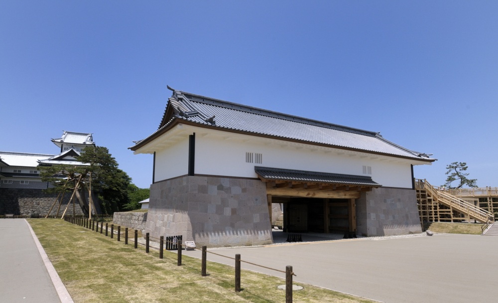 金沢城公園　河北門