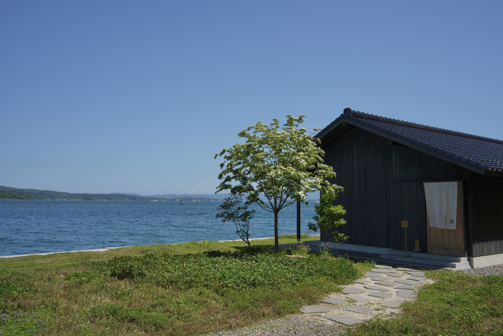 【会いにいく、能登。～能登で歩む人々をインタビュー（15）～】海浜図書室「海と本と、」 中村さんに会いに行こう（七尾市）