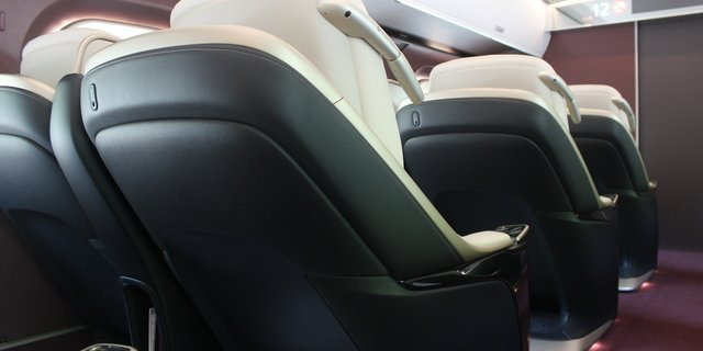 スイッチ１つで最大45度のリクライニング機能付き