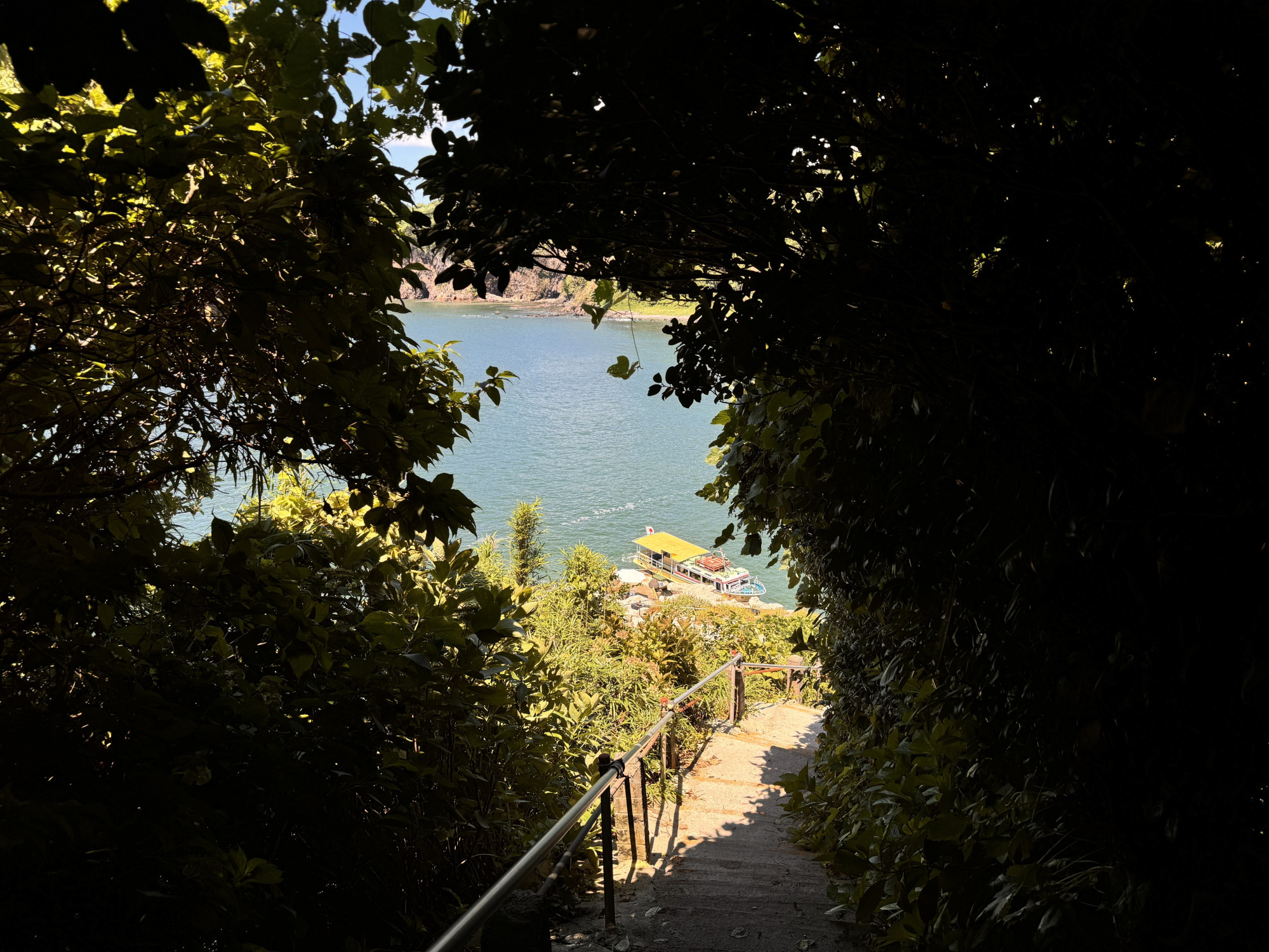 船着場までの階段