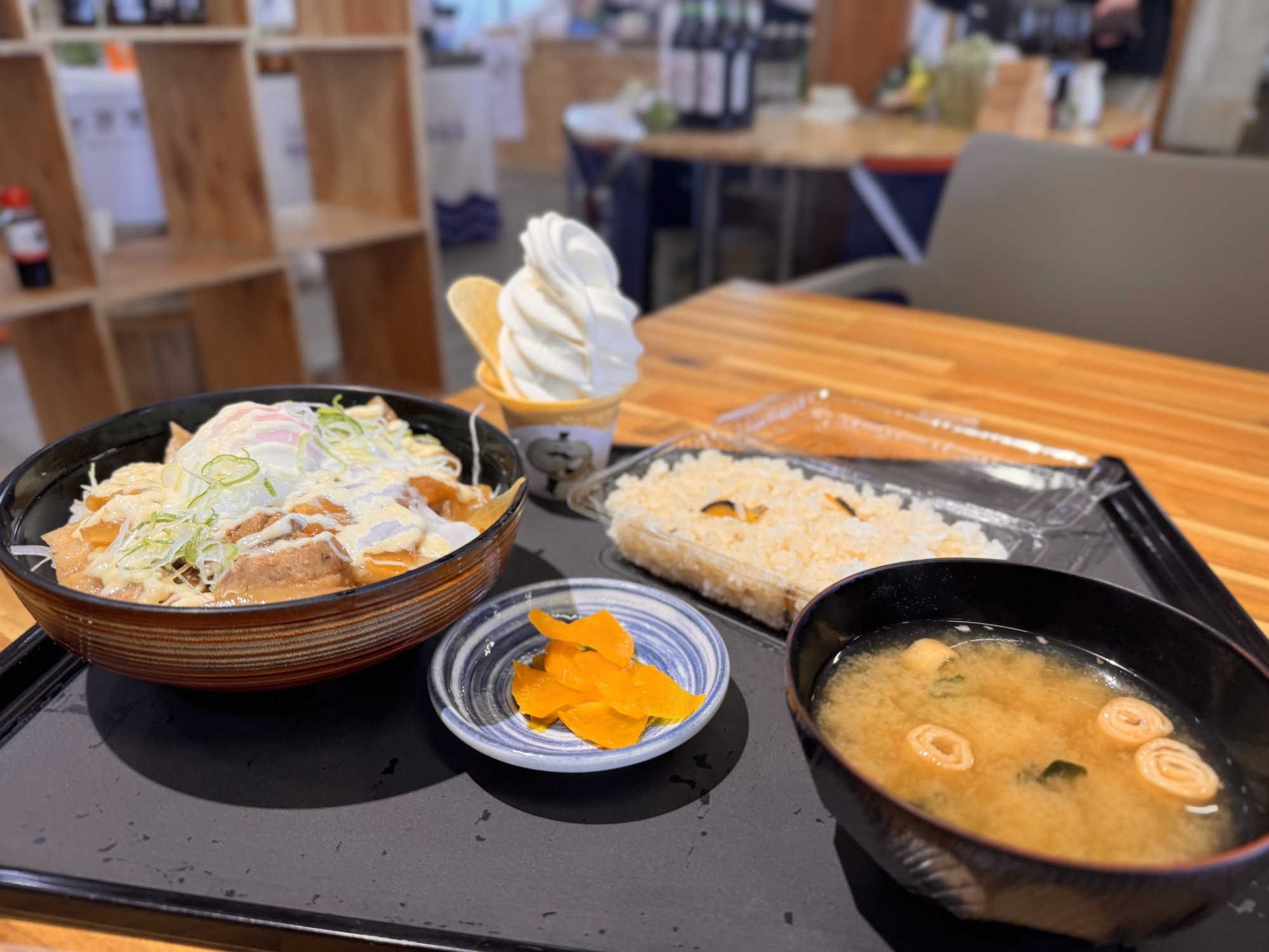 さざえご飯とスタミナ丼