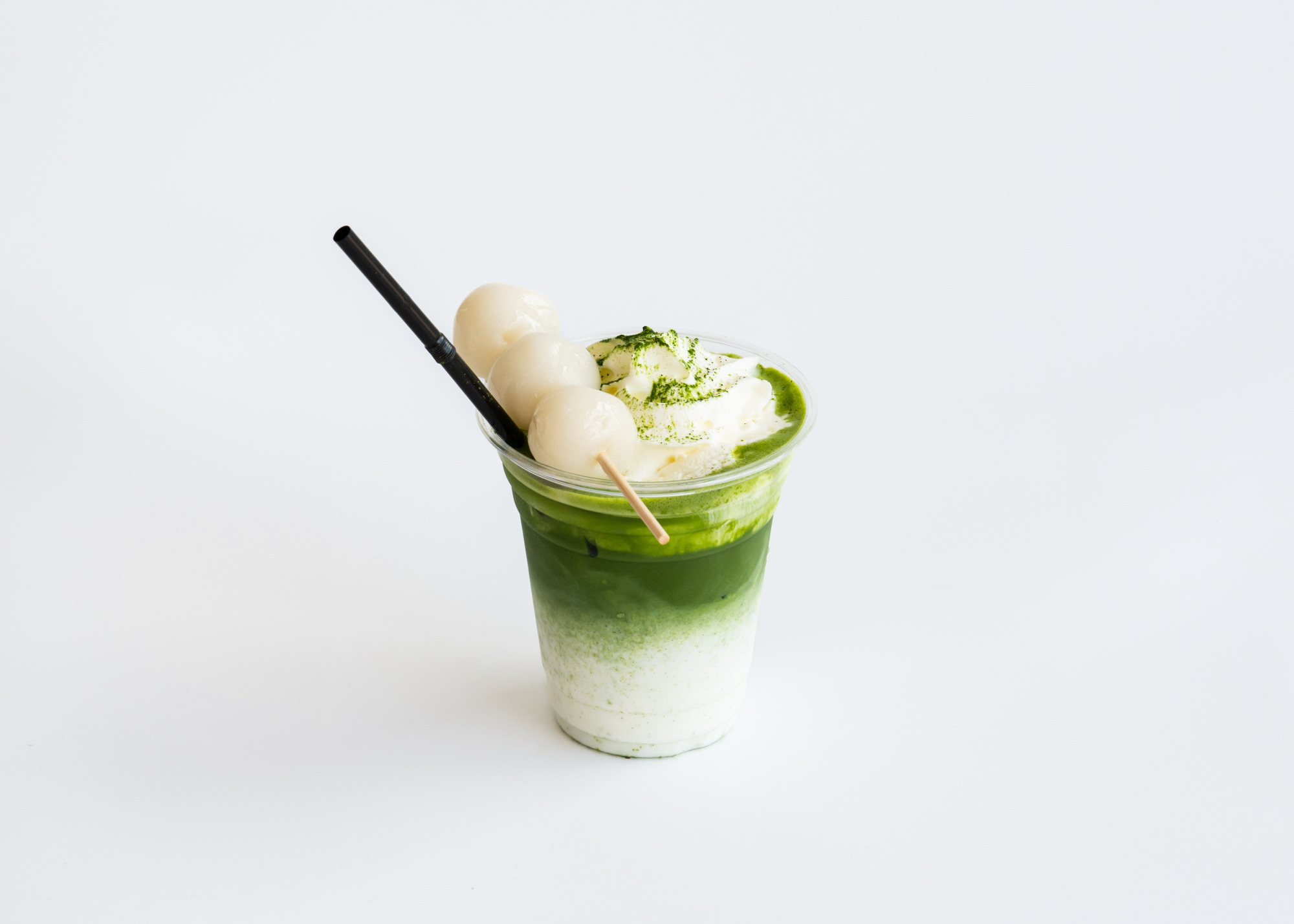 抹茶ラテ 能登塩だんご（プレーン）1本付き 880円（税込）