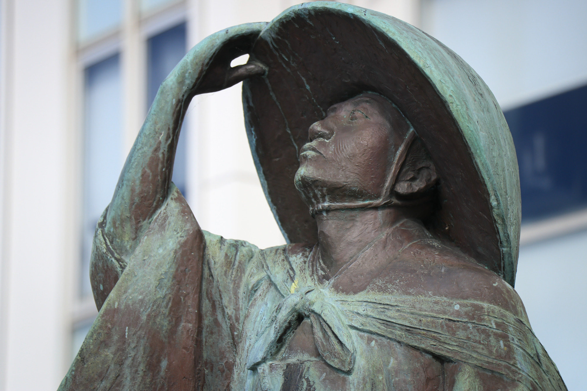 「長谷川等伯　青雲の像」