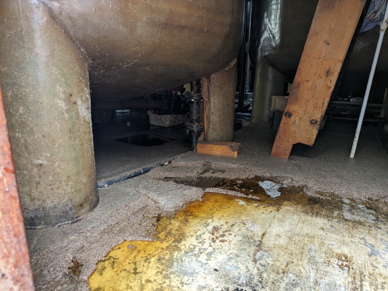 もろみがこぼれ出している