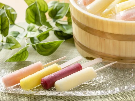 湯上がりには、冷たいアイスキャンディーのサービス