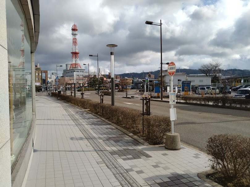 JR七尾駅前 発 「のとじま臨海公園行」バス停留所 位置のご案内