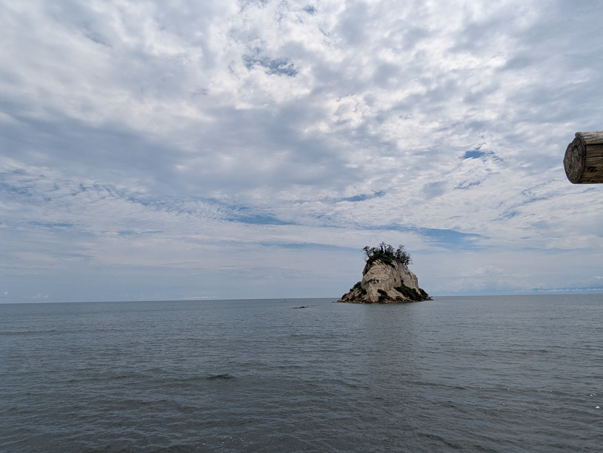見附島