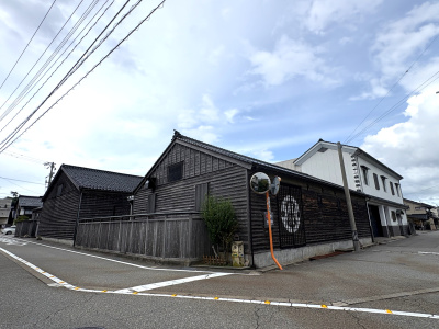 金沢駅からバスで巡る金沢港・大野半日旅｜直源醤油ランチと金森合金の名入れ刻印体験