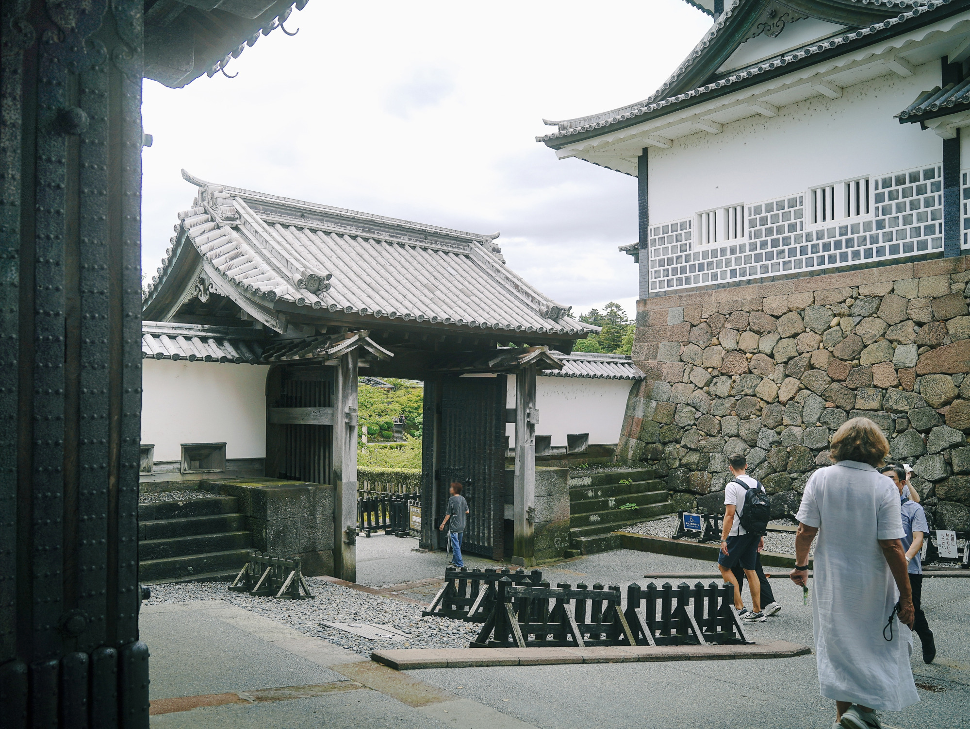 石川門（いしかわもん）