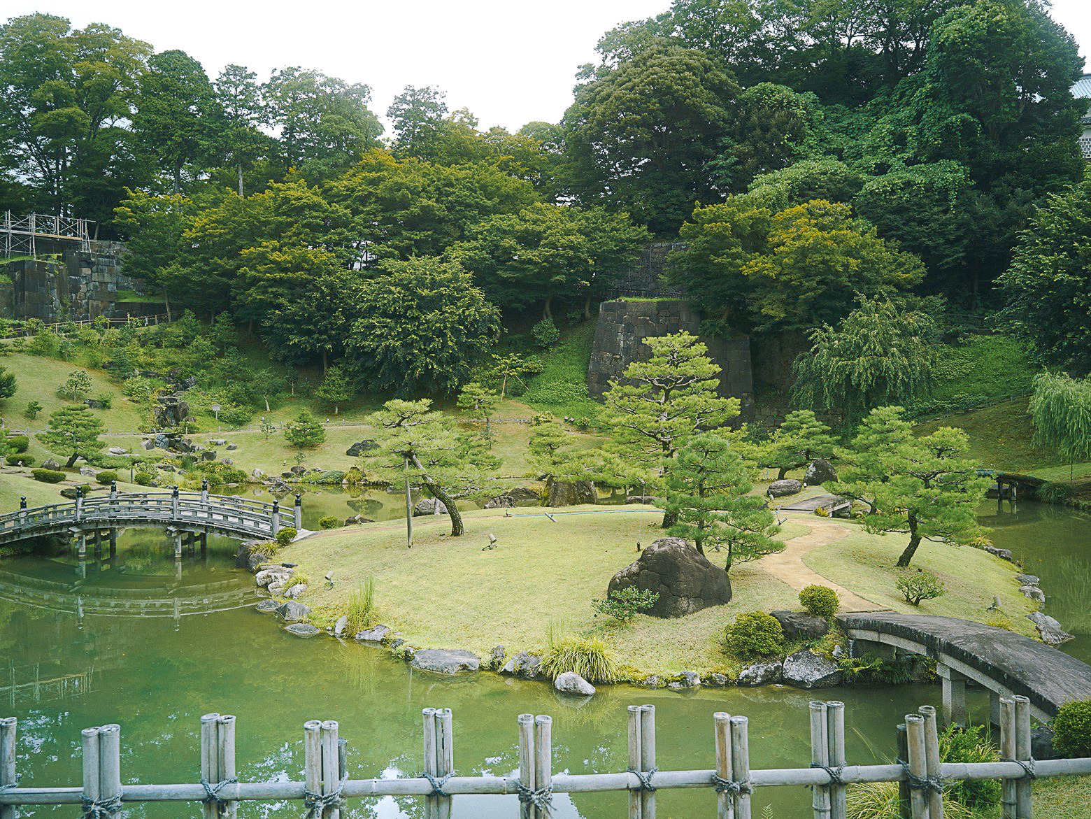 玉泉院丸庭園