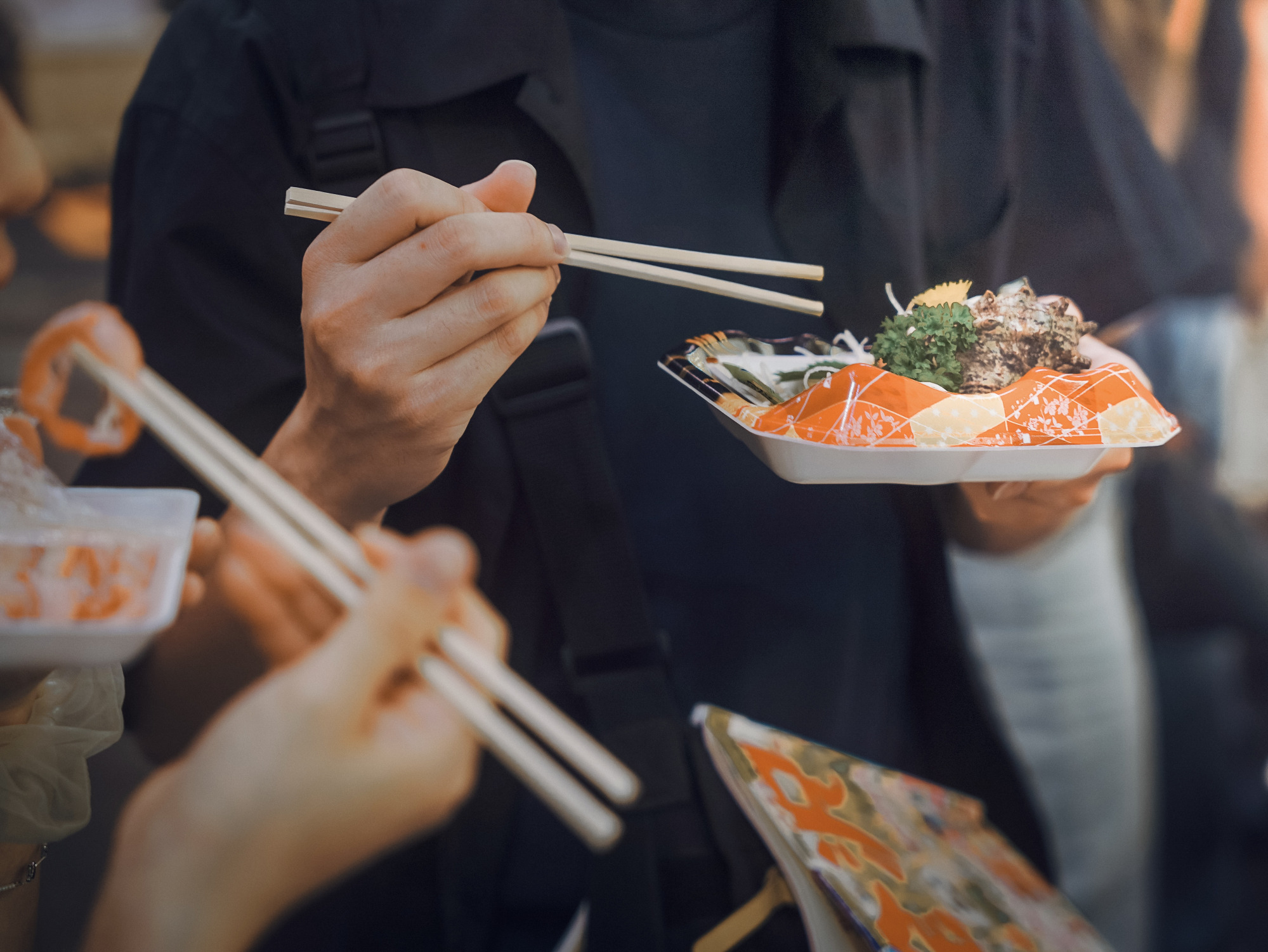 店先で舌鼓