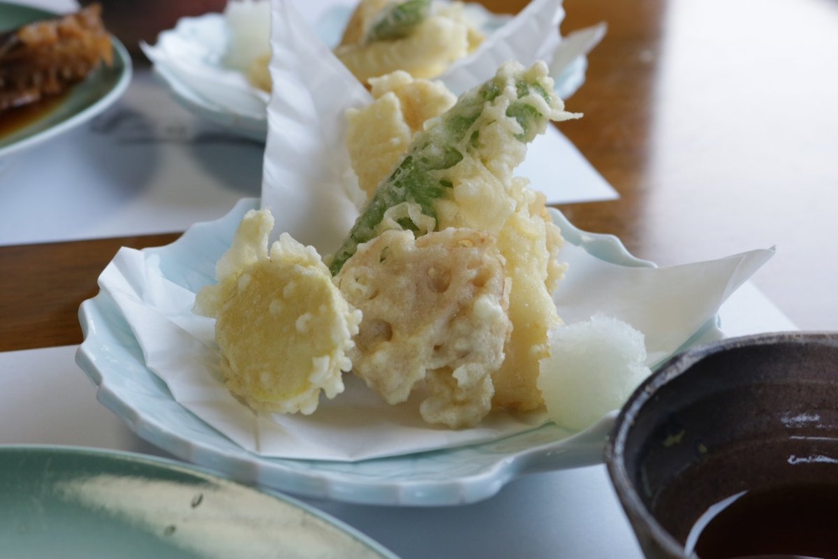 サックサクな野菜とその日の鮮魚の天ぷら