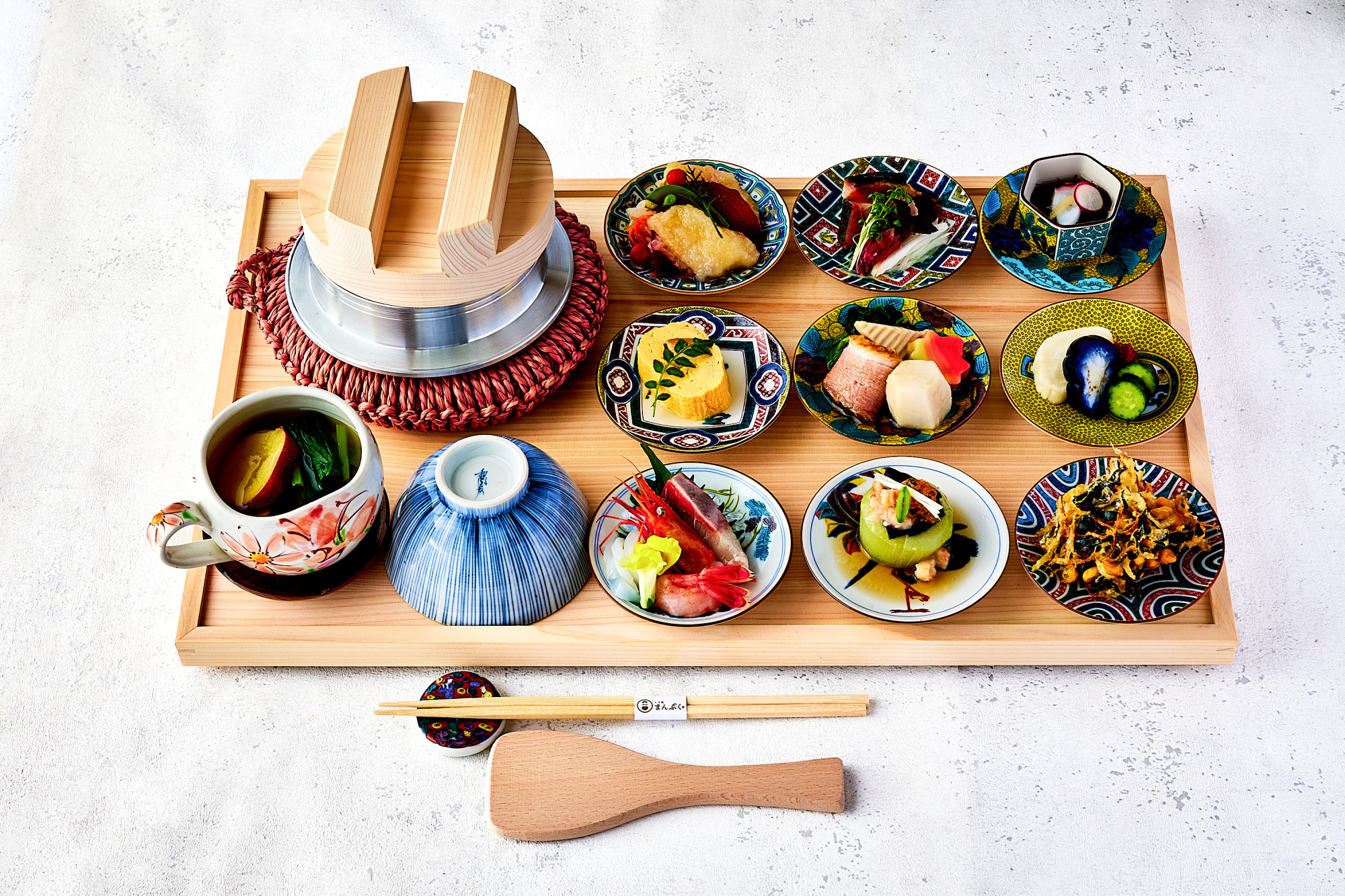 地物食材をふんだんに使用した九谷豆皿料理9種「季節のまんぷく膳」