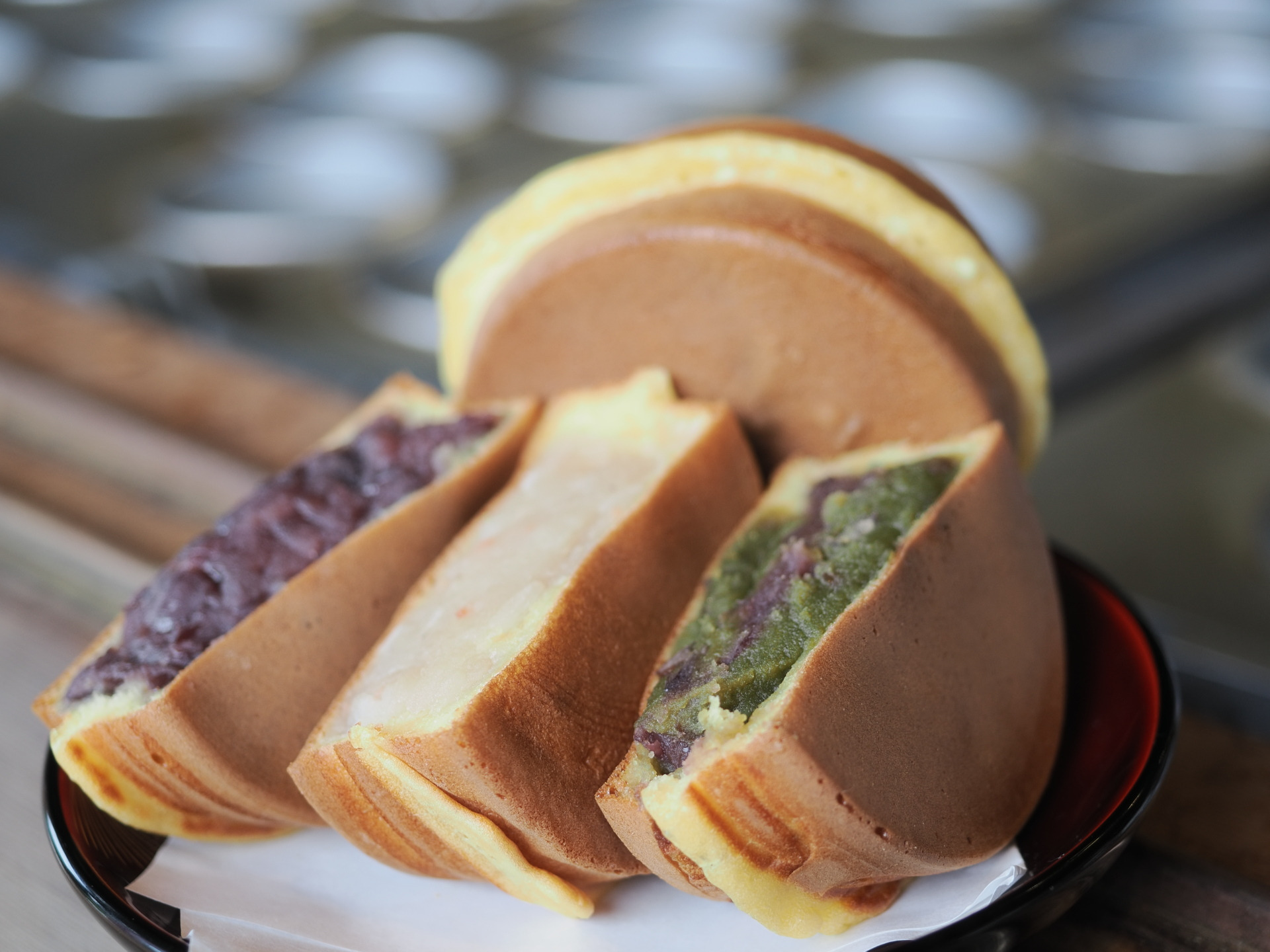 左からあずき、白つぶあん、抹茶小倉