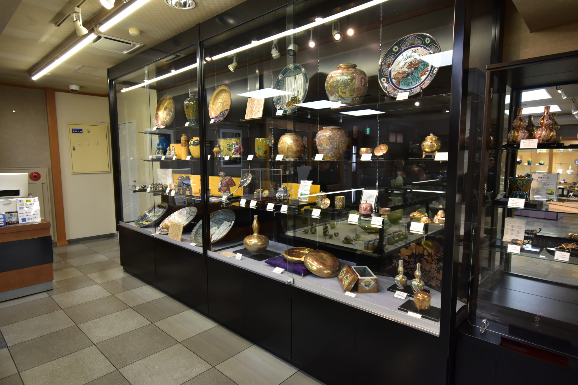 特別作家コーナー「ギャラリー五彩」