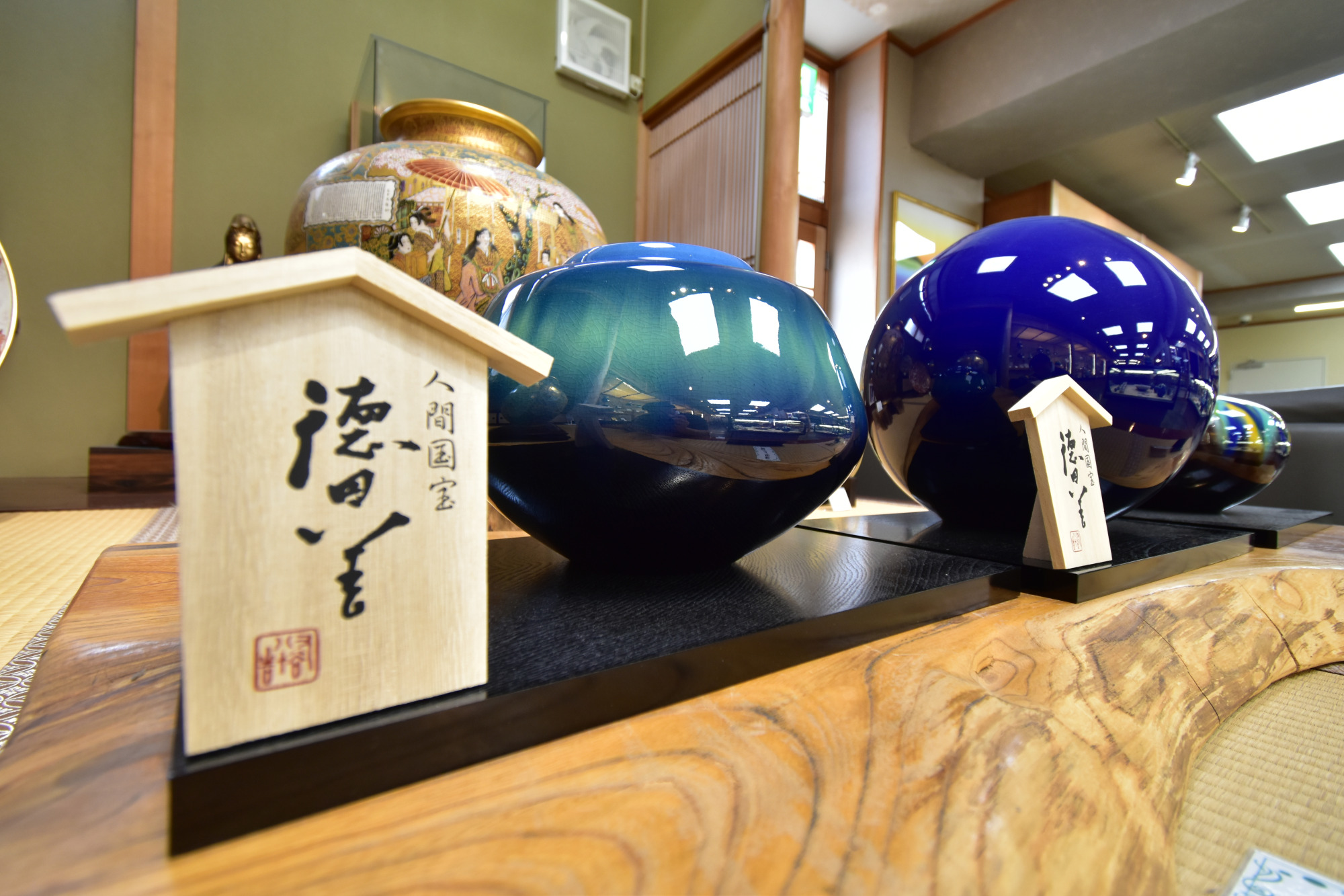 特別作家コーナー「ギャラリー五彩」