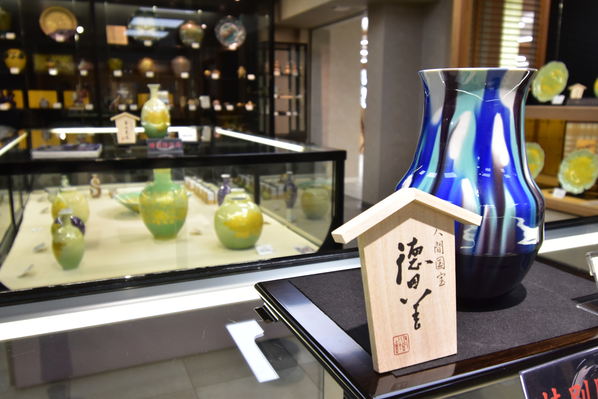 特別作家コーナー「ギャラリー五彩」