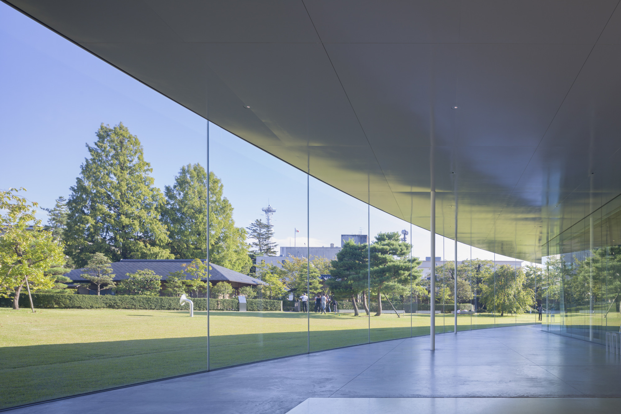 金沢21世紀美術館 内観　撮影：渡邉修　提供：沢21世紀美術館