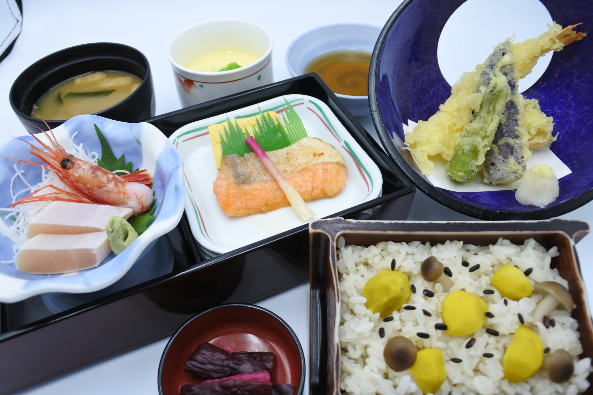 和食の「兼六御膳」も人気