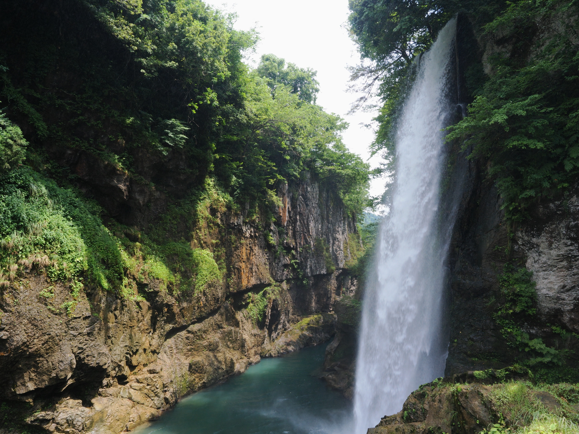 落差32mの綿ヶ滝