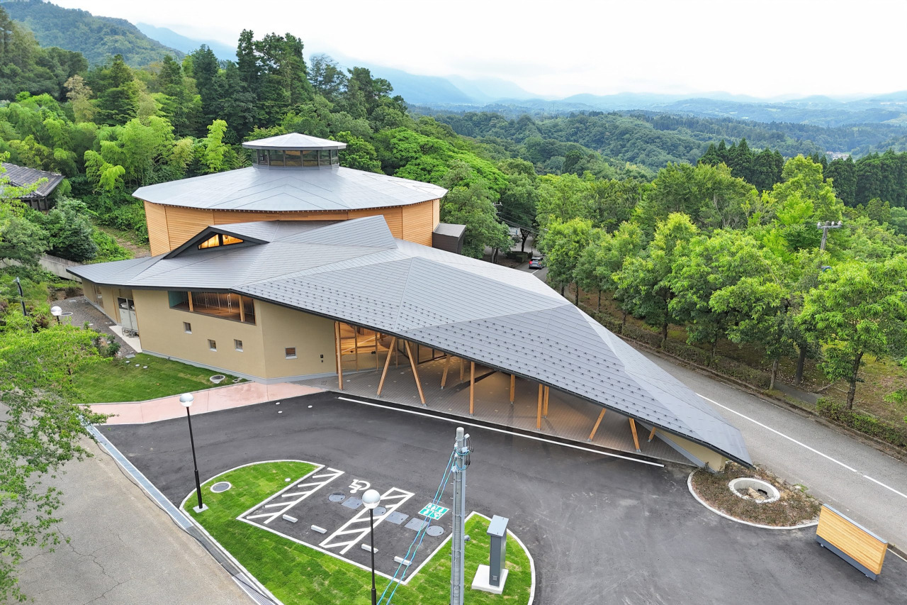 もりのひみつきち