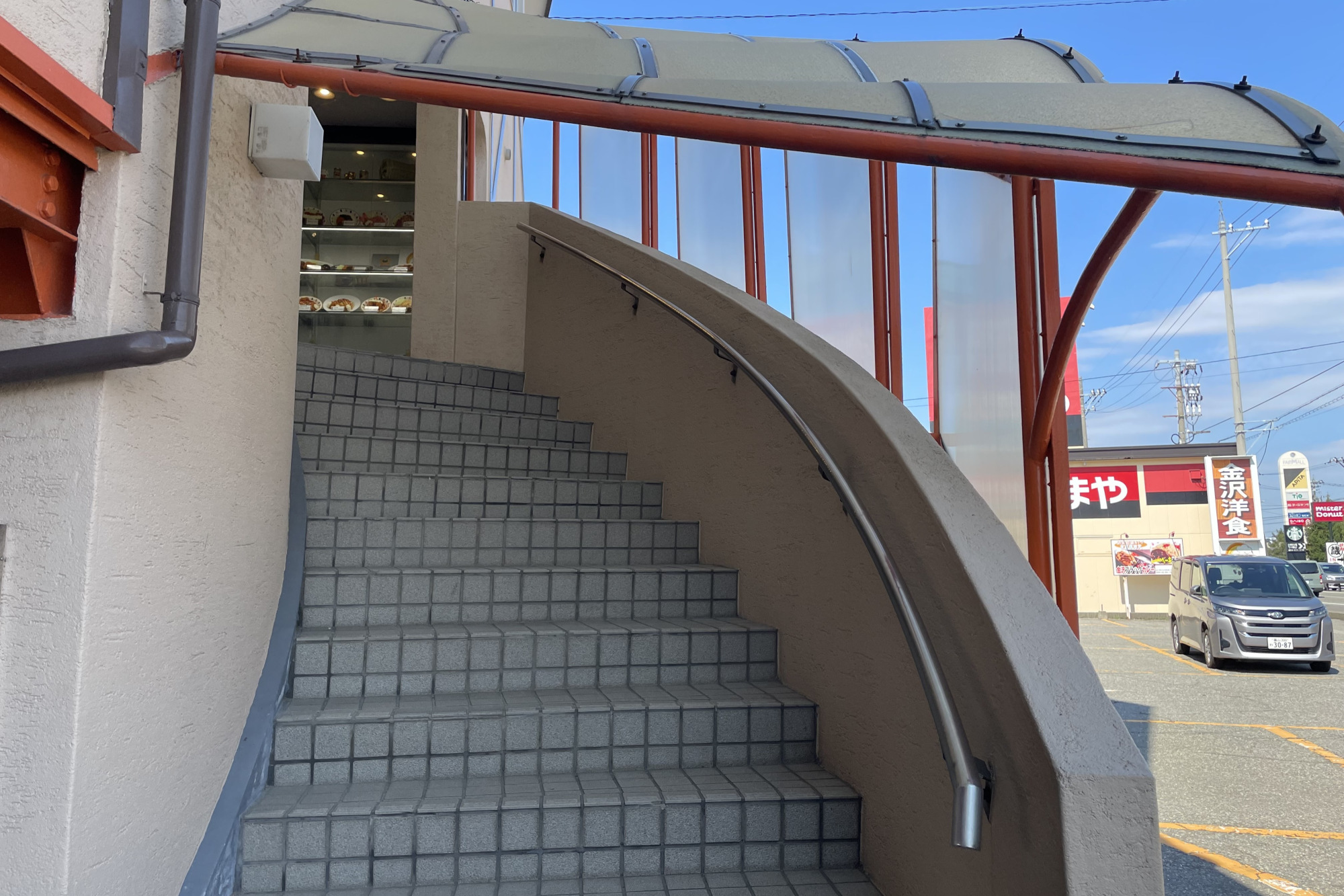 レストランは2階