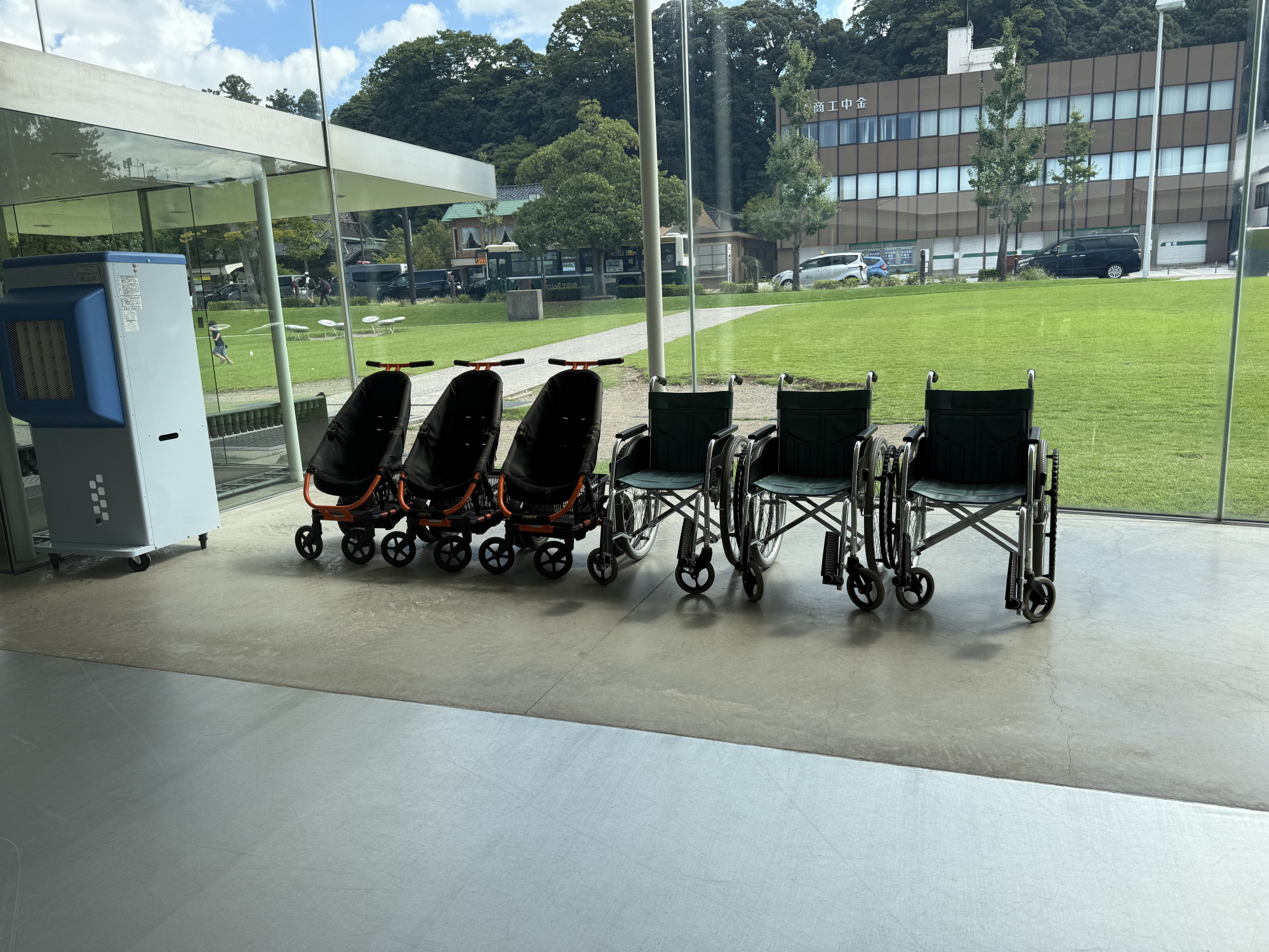 本多通り口(東口)