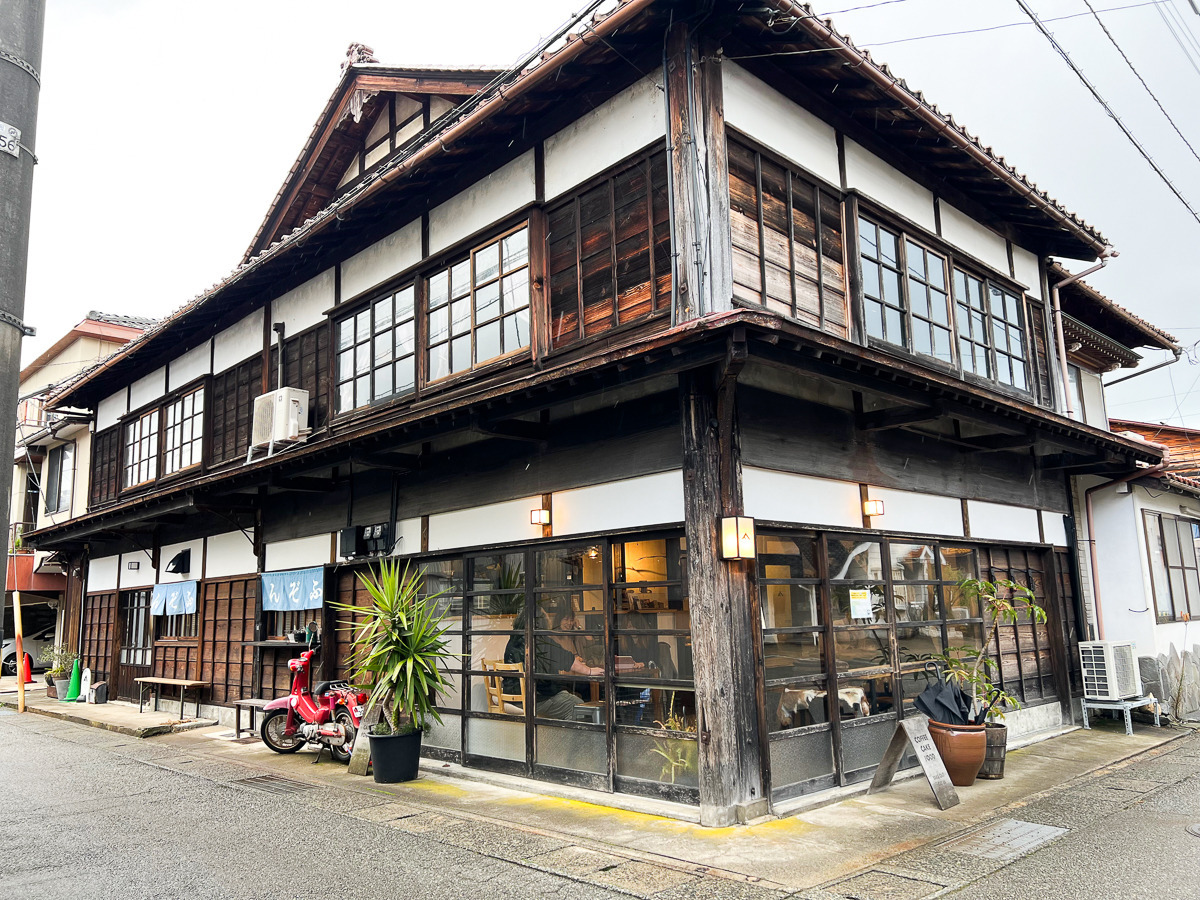 FUZON KAGA Cafe and Studio
