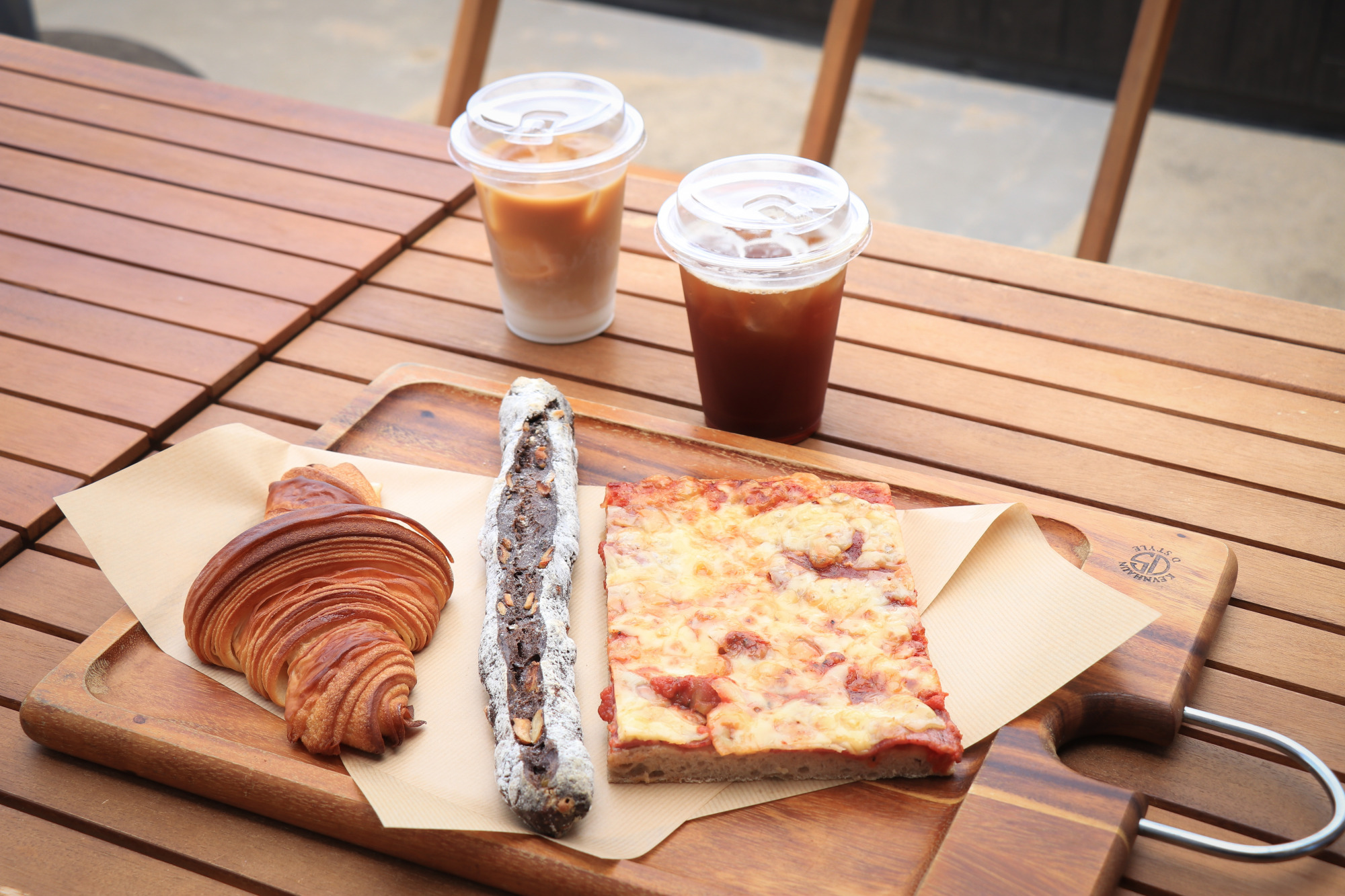 お好きなパンを選んでランチタイム