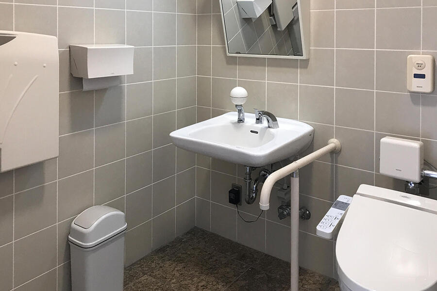 １Fの多目的トイレ