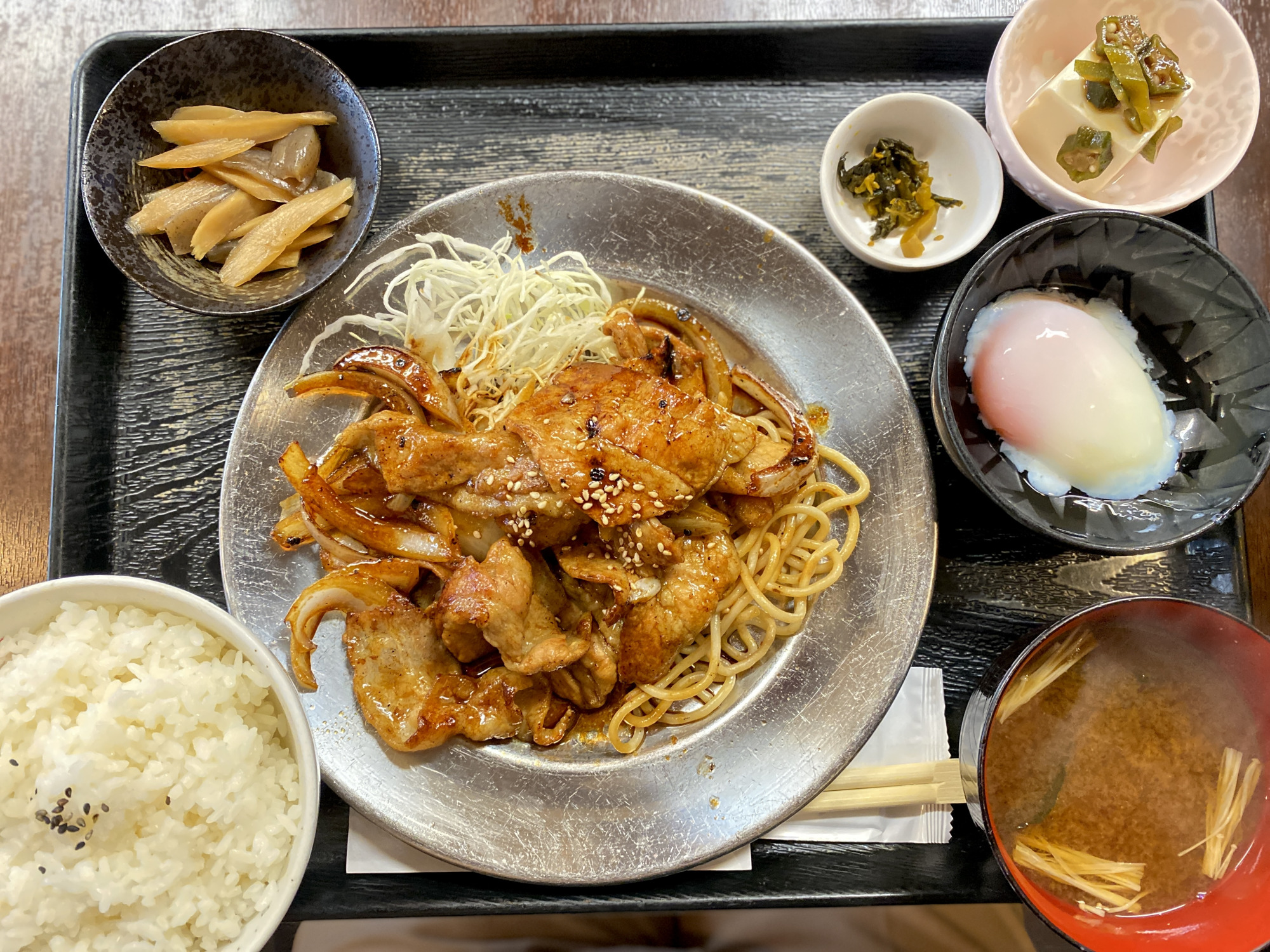 とんばら定食（温玉つき）