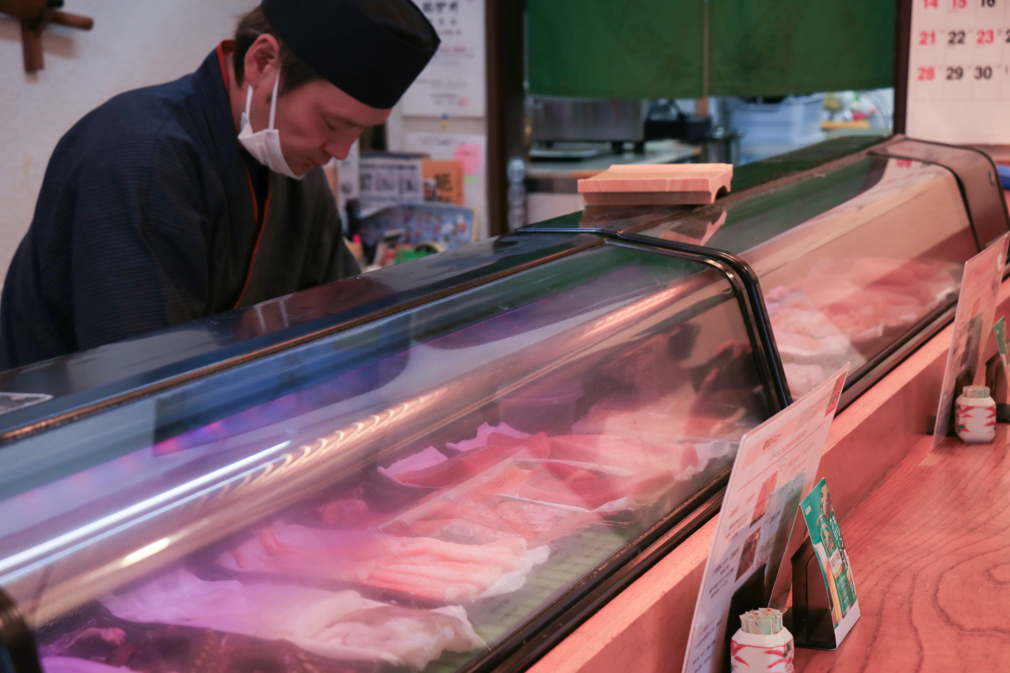 新鮮な能登の魚が並ぶ