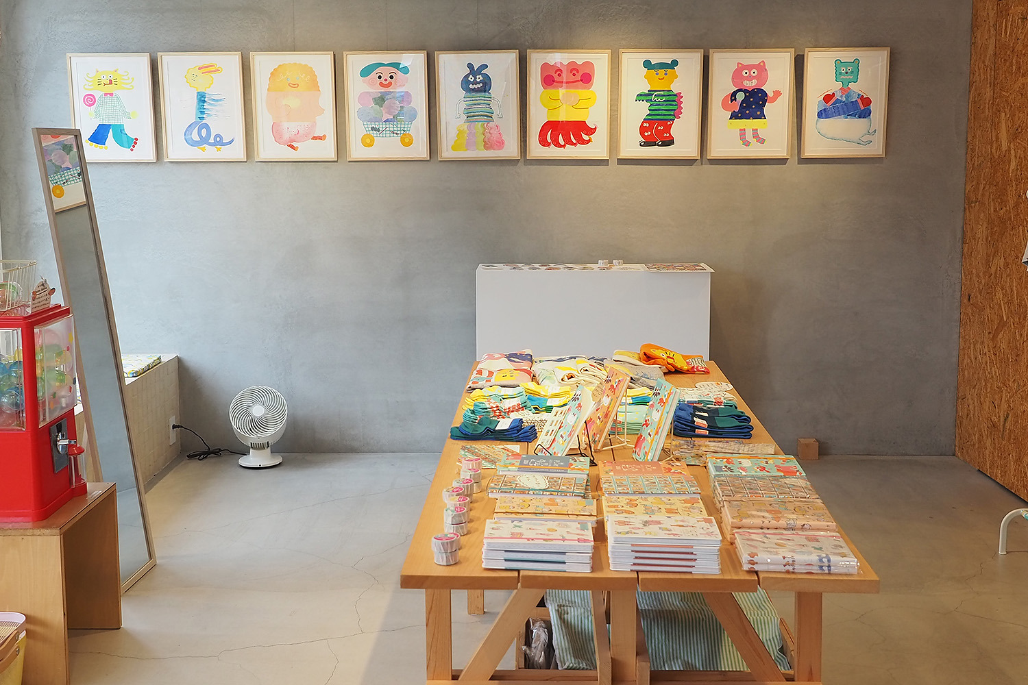 長時間でも滞在できる店内