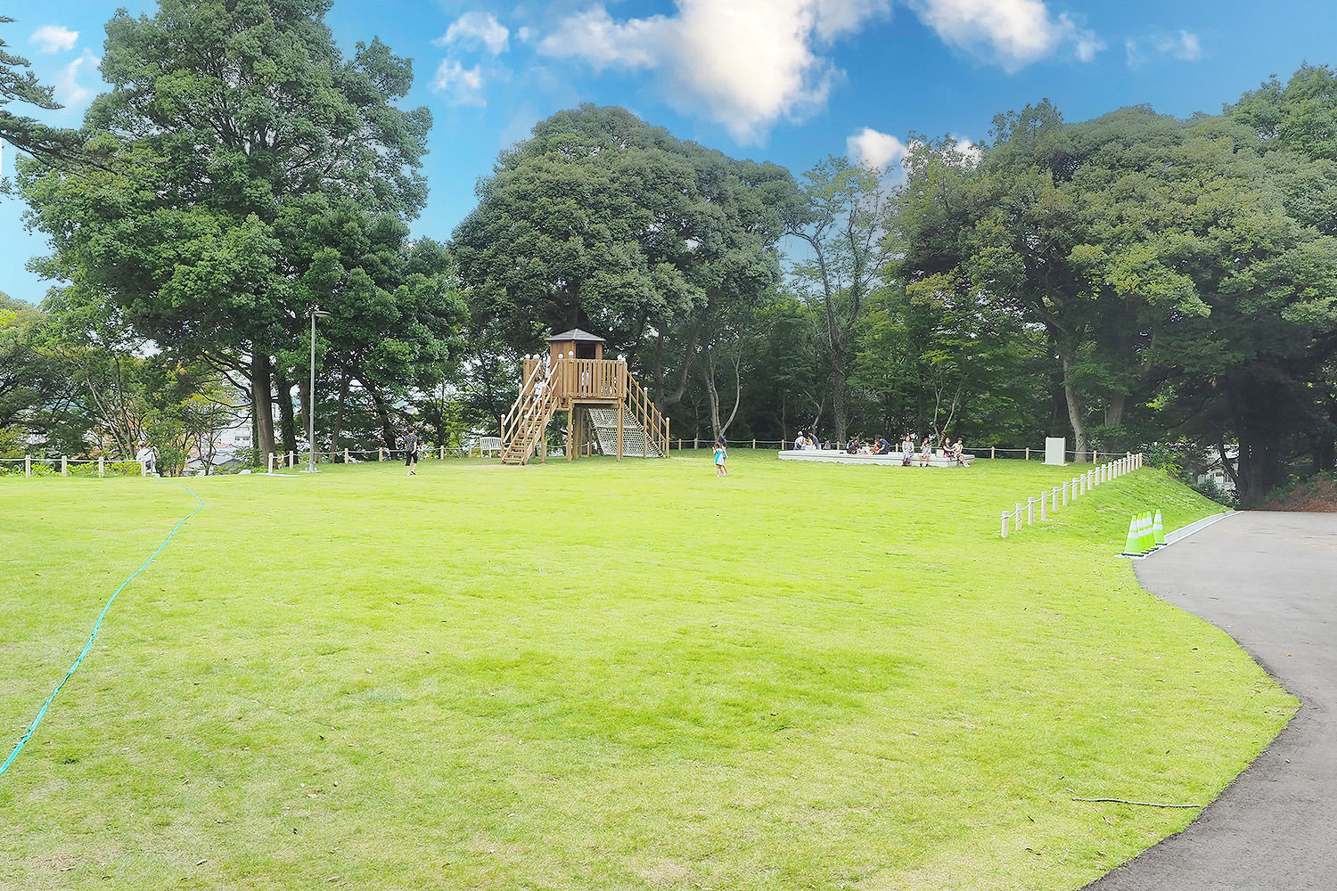 子供たちの楽しい声が響き渡る広場