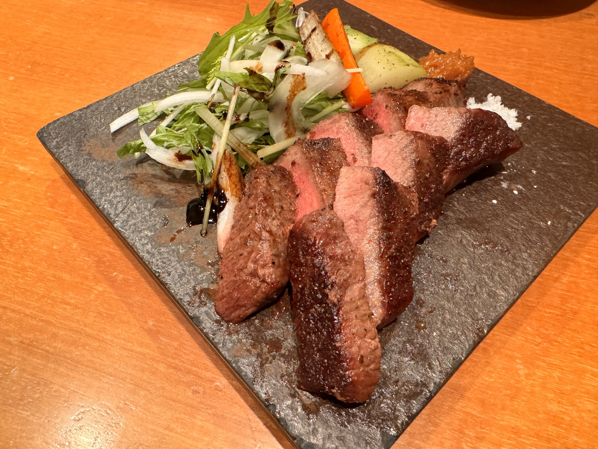 能登牛もも肉の炙り焼き