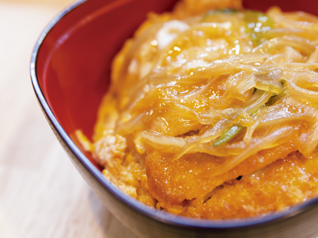 能登の豚のロースかつ丼（みそ汁・漬物付）