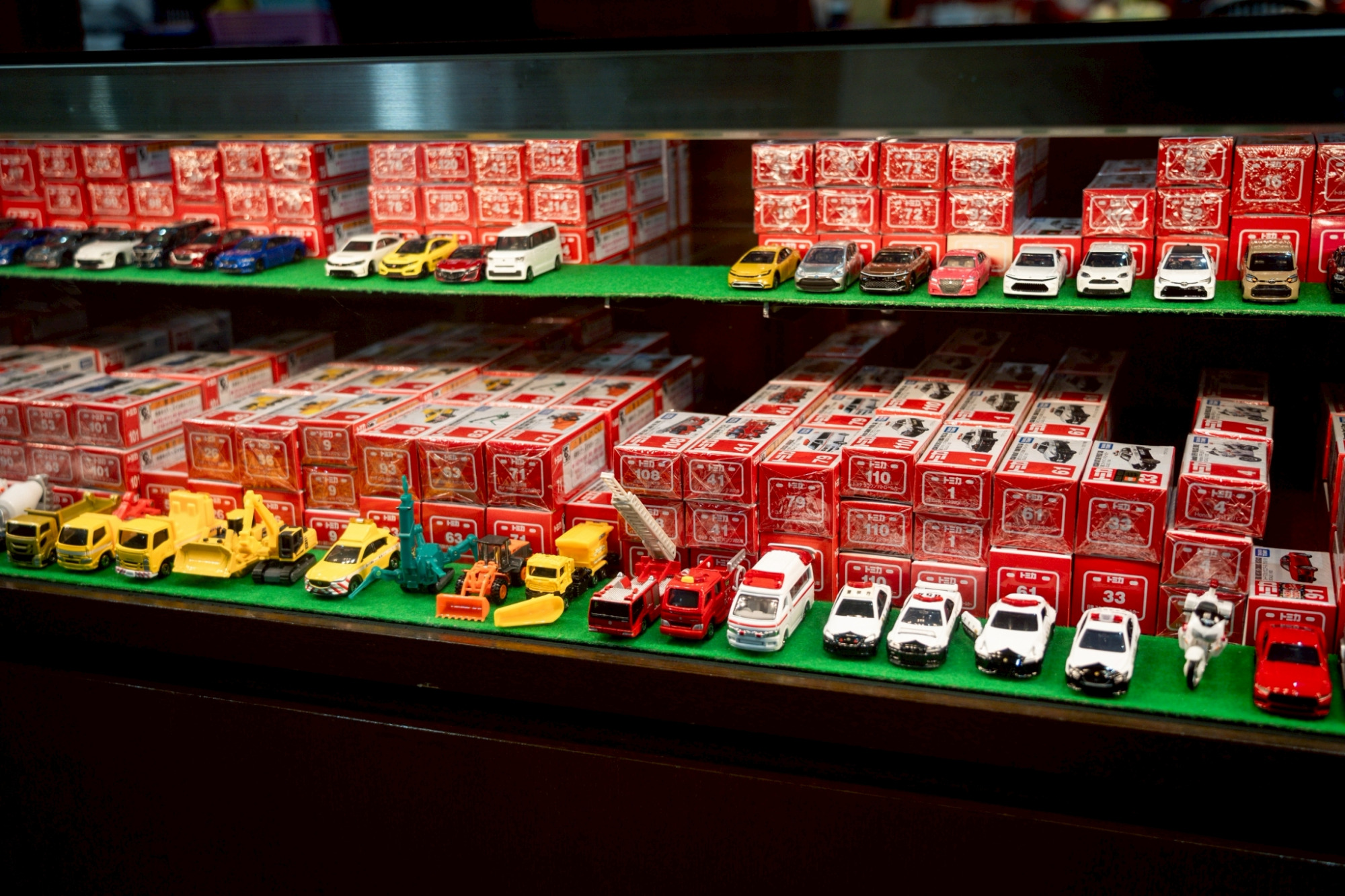 1階のミュージアムショップの前にはトミカの販売も