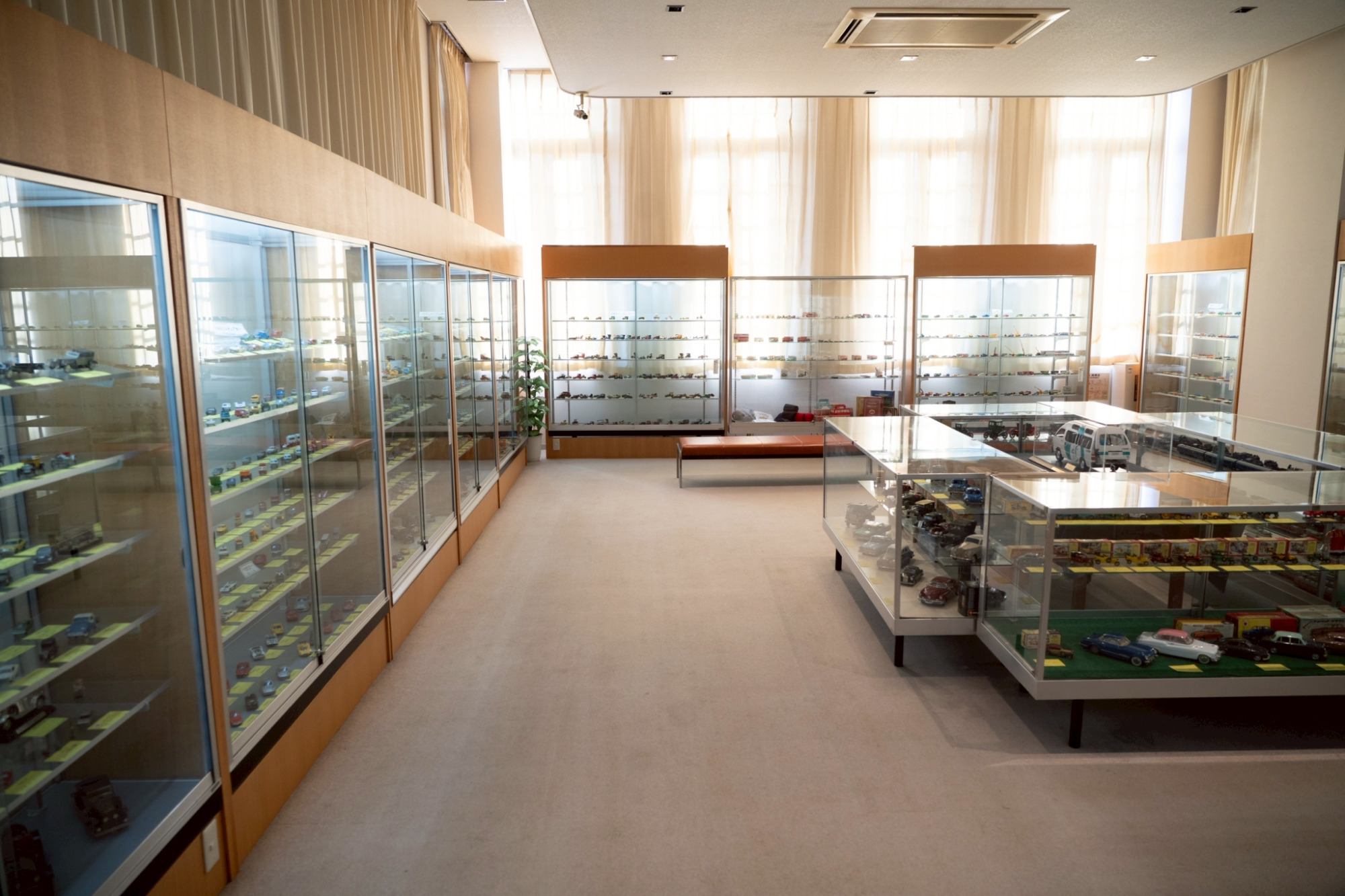 2階にある「世界のミニチュアカー」の部屋