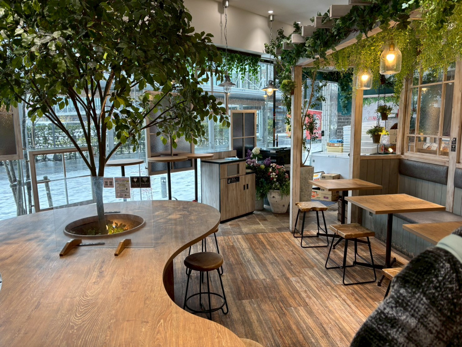 八百屋のParlor Horita 205