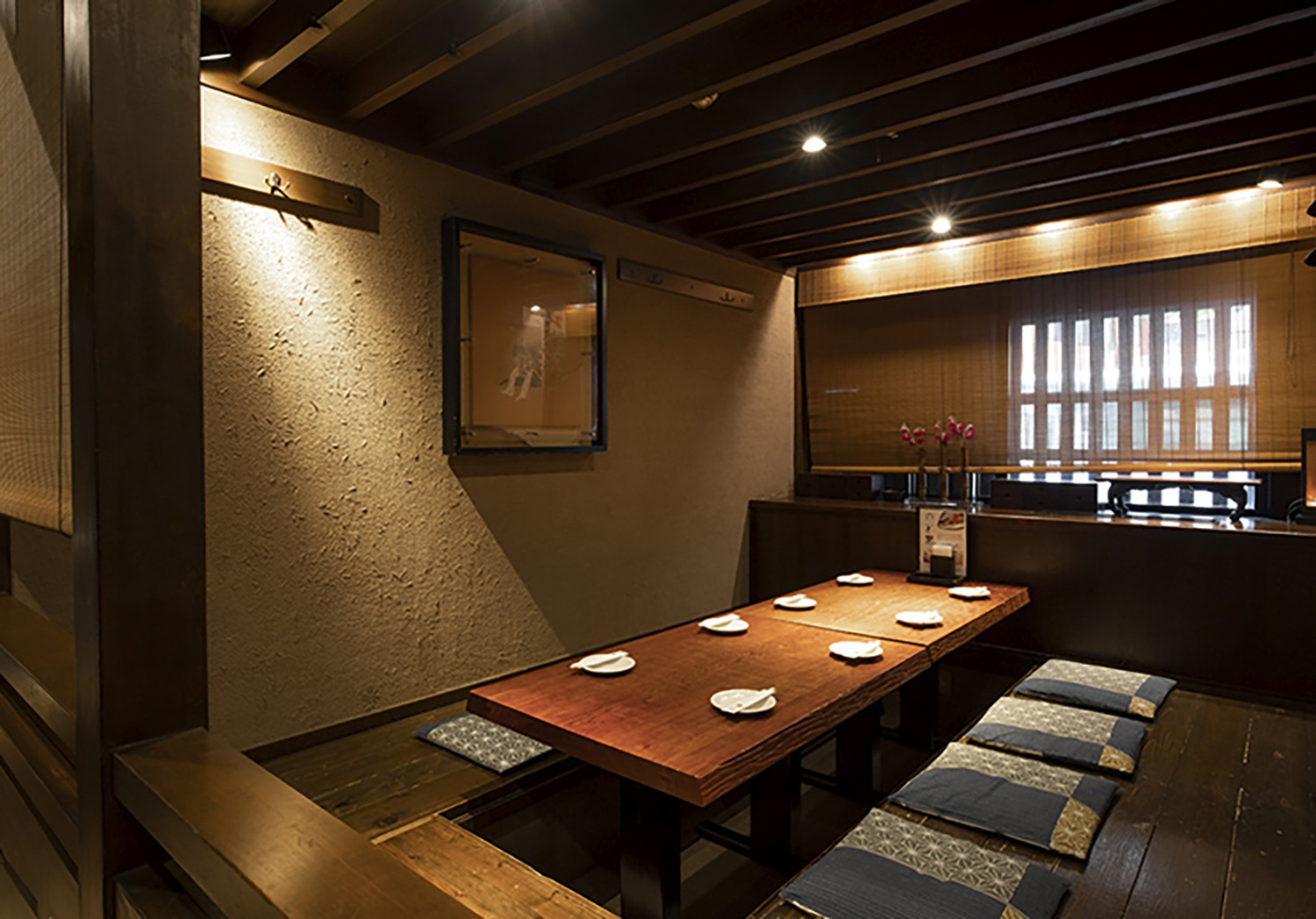 テーブル席個室2名〜4名