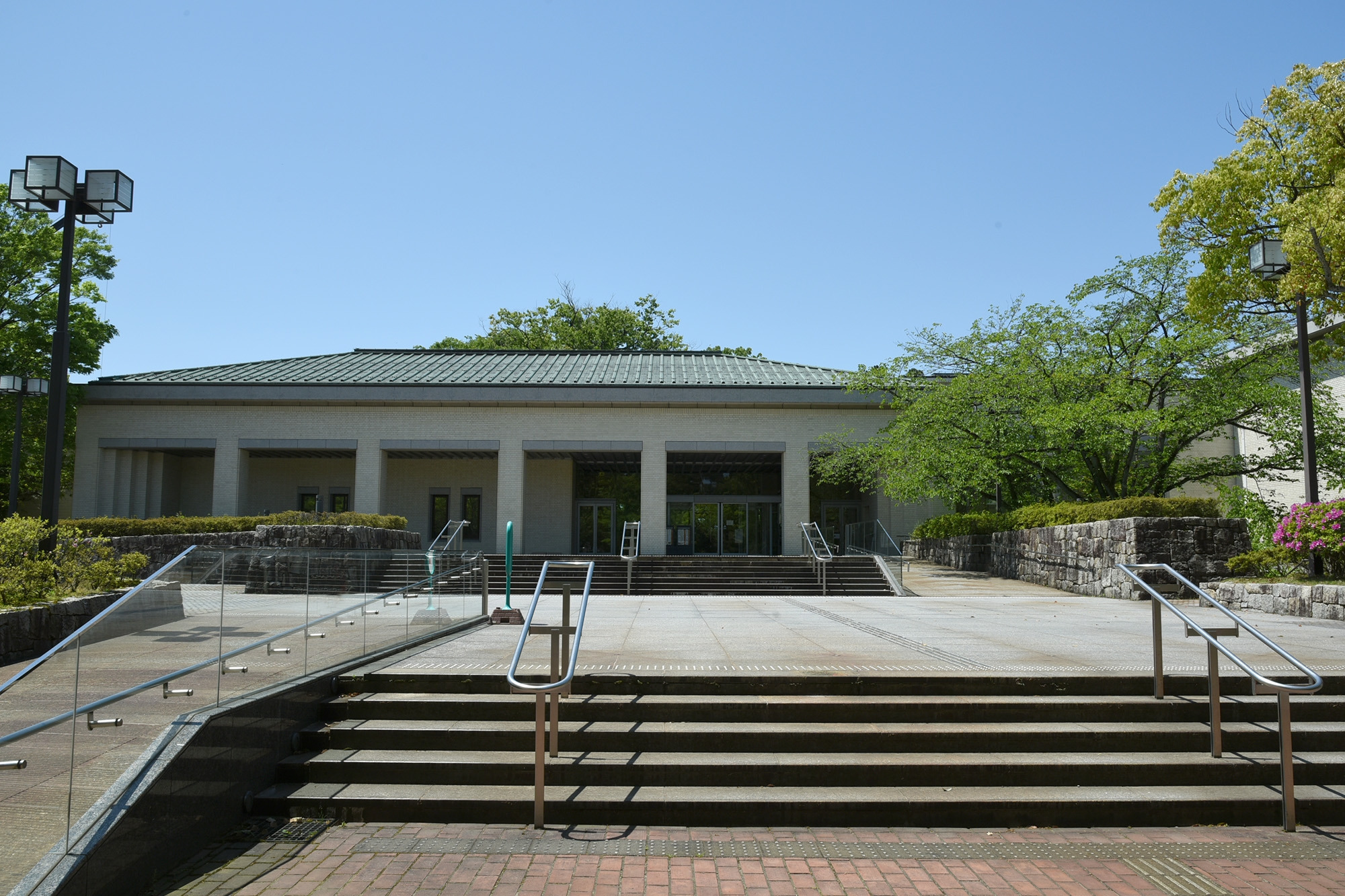 石川県立美術館